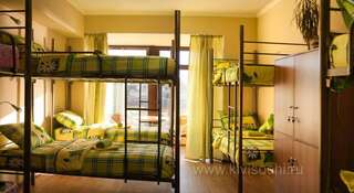 Гостиница Hostel Kiwi Сочи Место на двухъярусной кровати в общем номере для мужчин с 10 кроватями-2